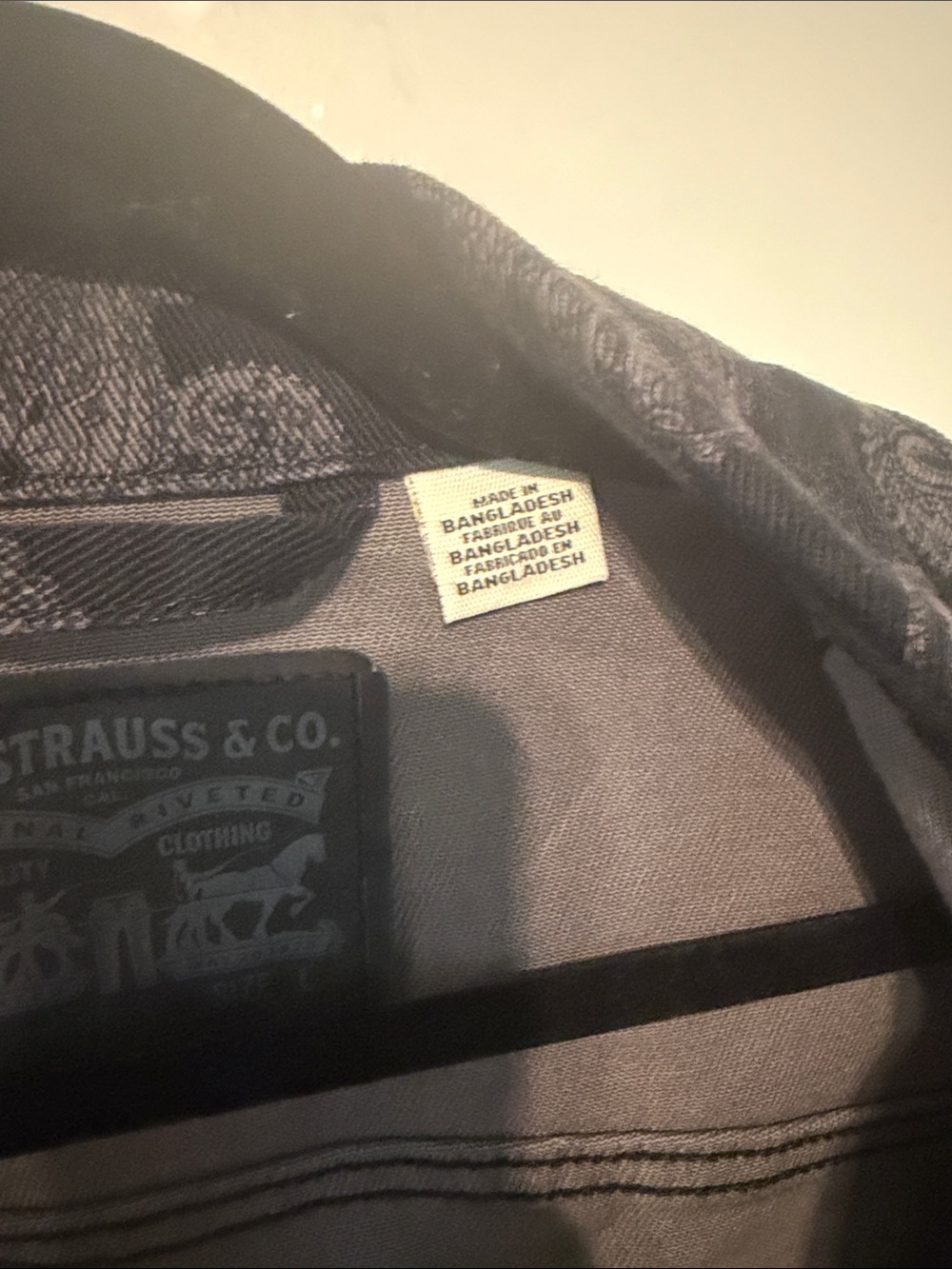 Levi's Cotton Blend Black Paisley Print Trucker Denim Classic Jacket - Picture 3 of 9